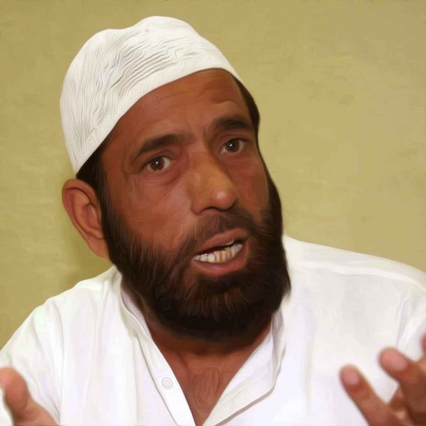 A Maulana openly asks the PM and all Hindus to convert to Islam, desecrates Dharma